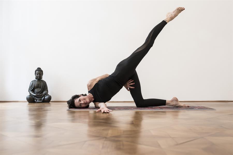 GUDRUN KOHLA  pilates-yoga-vienna (c) Miriam Raneburger (8)
